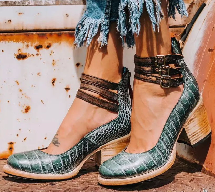 Verona | Vintage Ankle Strap Heels - Black Leather
