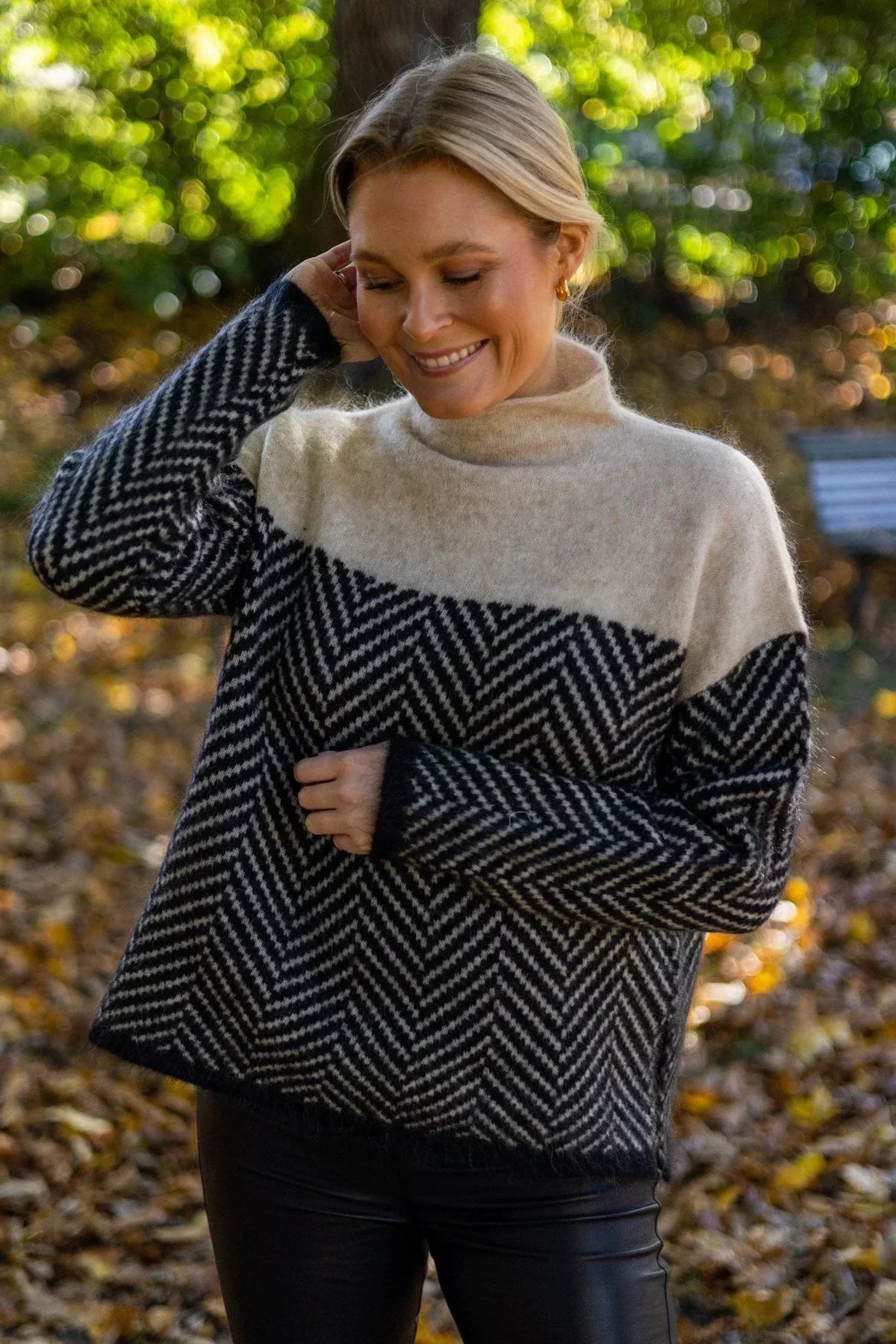 Doris | Women's Loose Knit Sweater with High Collar - Beige
