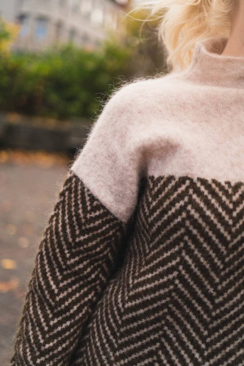 Doris | Women's Loose Knit Sweater with High Collar - Beige